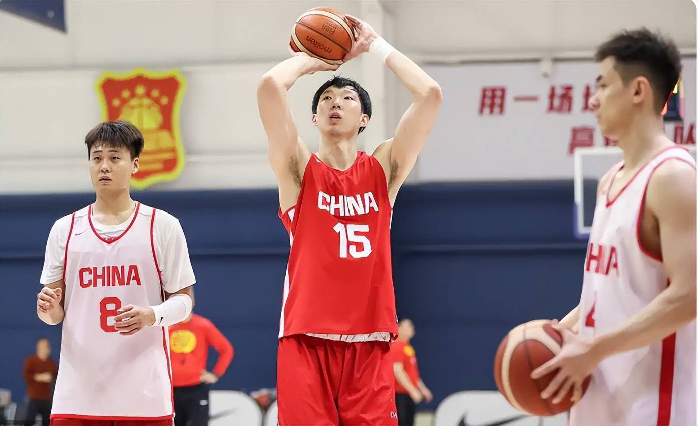 河南男篮主场战胜河北队，士气高涨