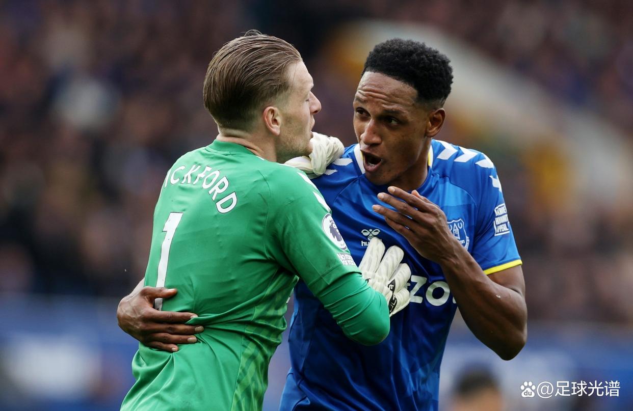 埃弗顿主场惨败，球队困境加重的简单介绍