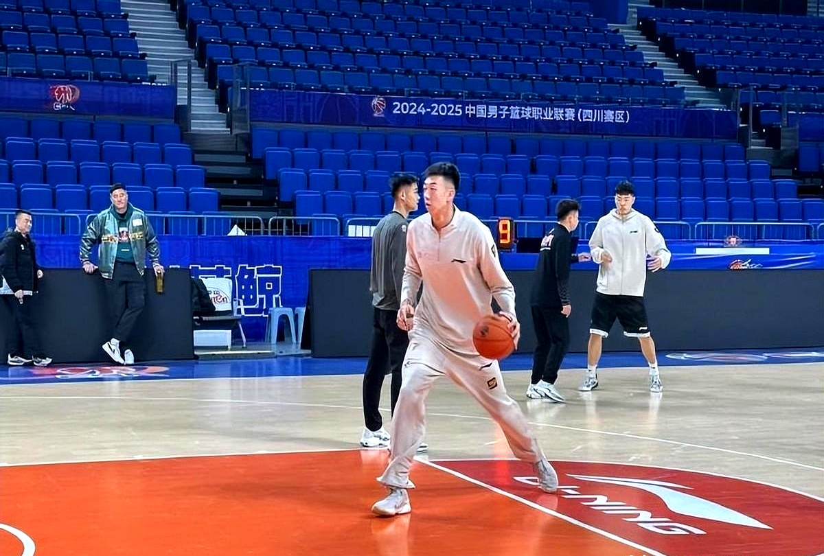关于阵容调整完善，球队综合实力大幅提升的信息
