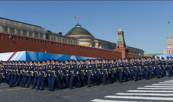 快速反击带领球队取得壮举胜利 快速反击带领球队取得壮举胜利