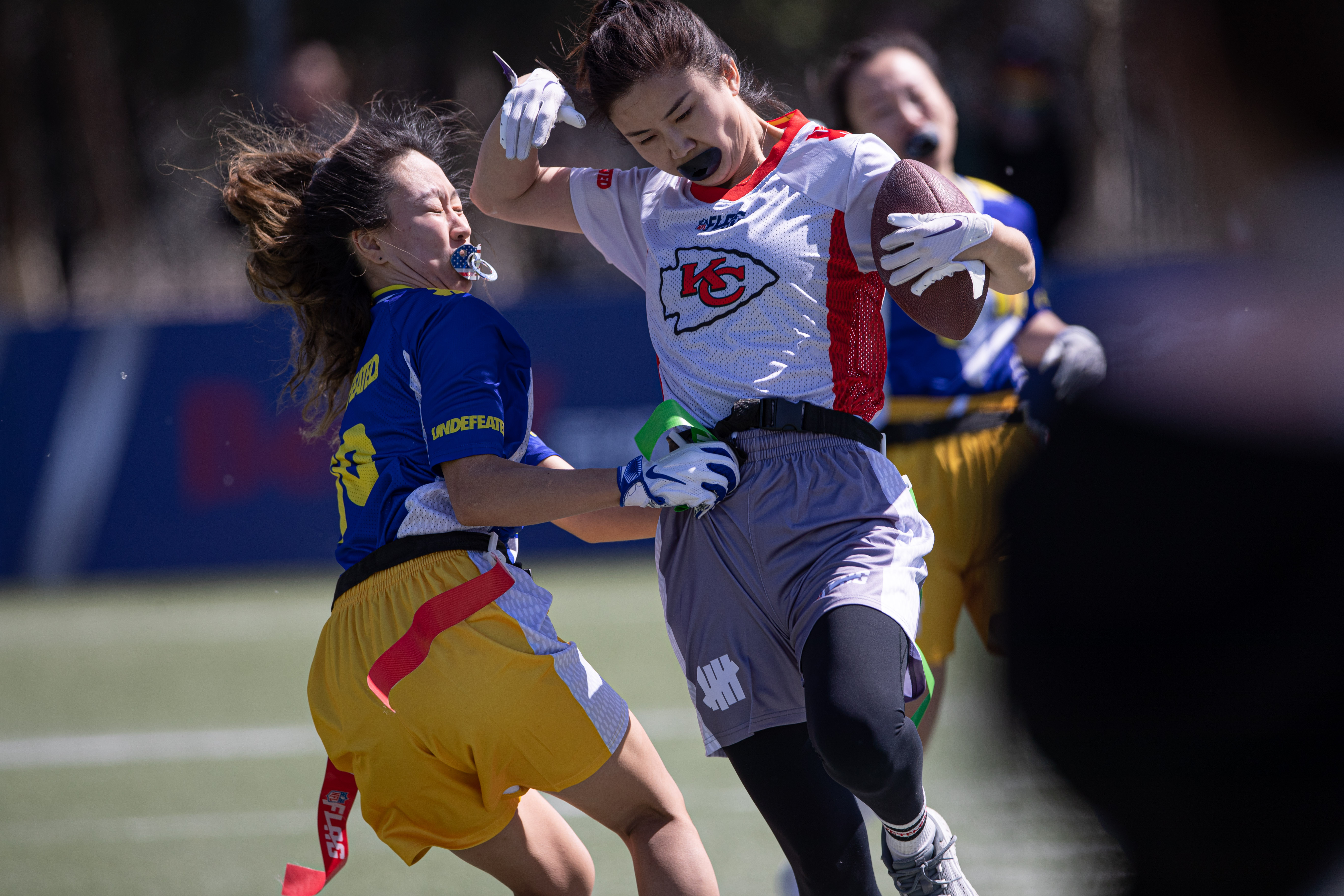 史诗对决！橄榄球上演极限翻盘