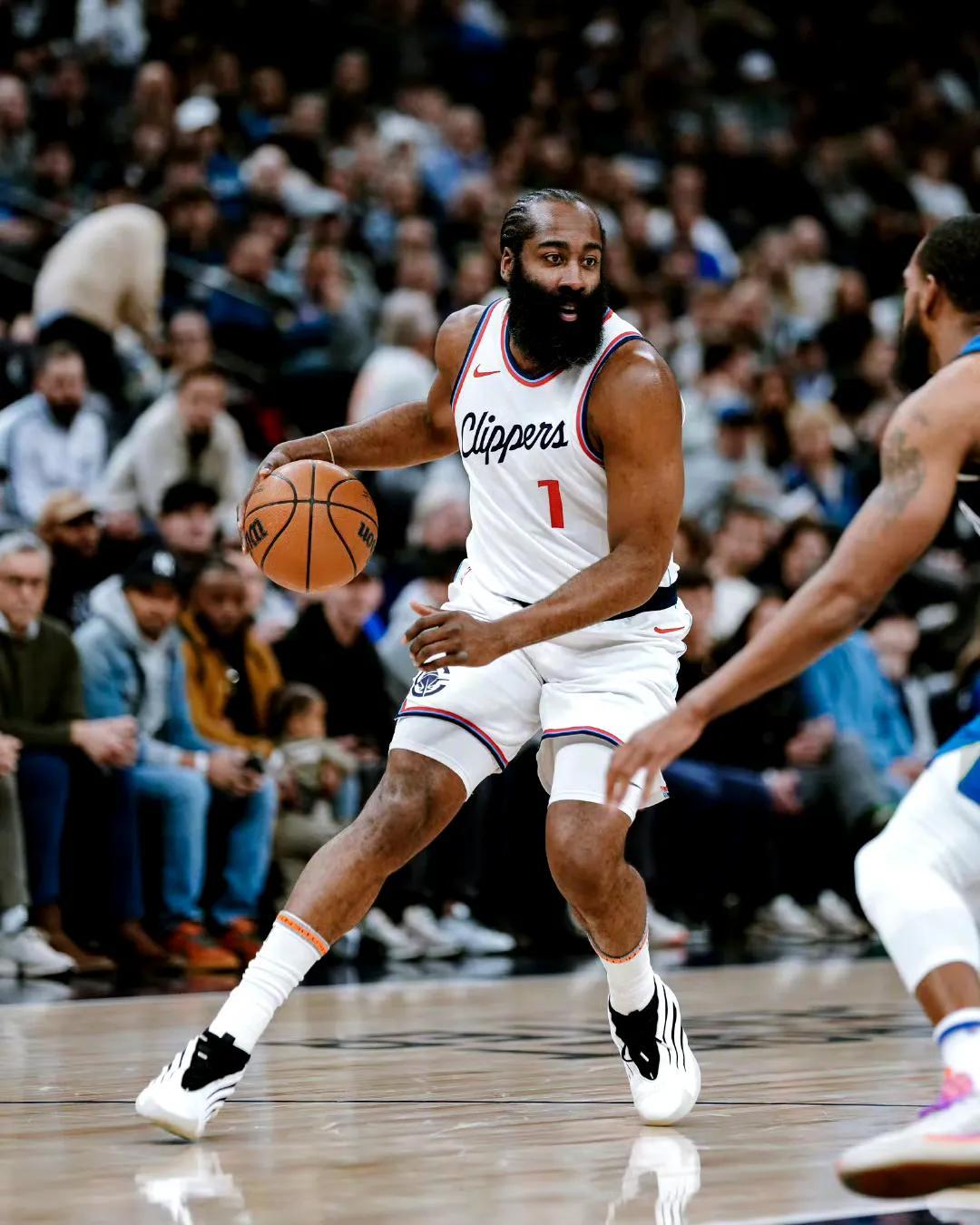 世俱杯奖金-辽宁队翻盘雷霆，伦纳德惊艳四座