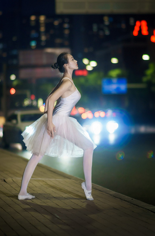 世俱杯2025-德罗赞末节19分封神！鹈鹕加时鏖战险胜火箭，35岁老将打出完美之夜