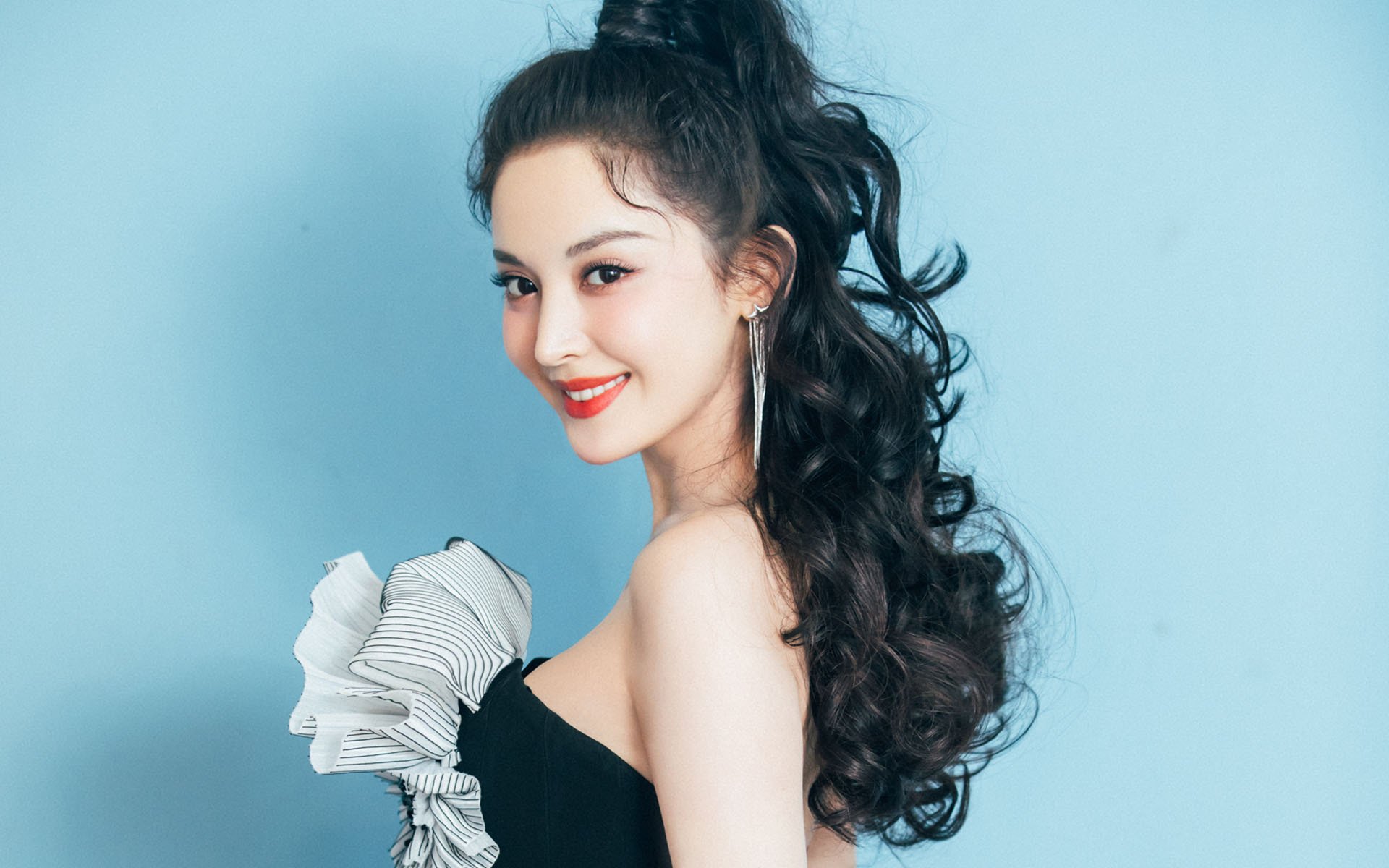 东契奇49分准三双献大师级表演，鹈鹕窒息防守让热火主场饮恨