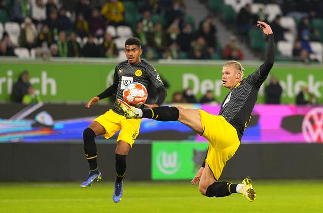 世俱杯改制-上海队淘汰黄蜂，福克斯在欧冠半决赛接管比赛